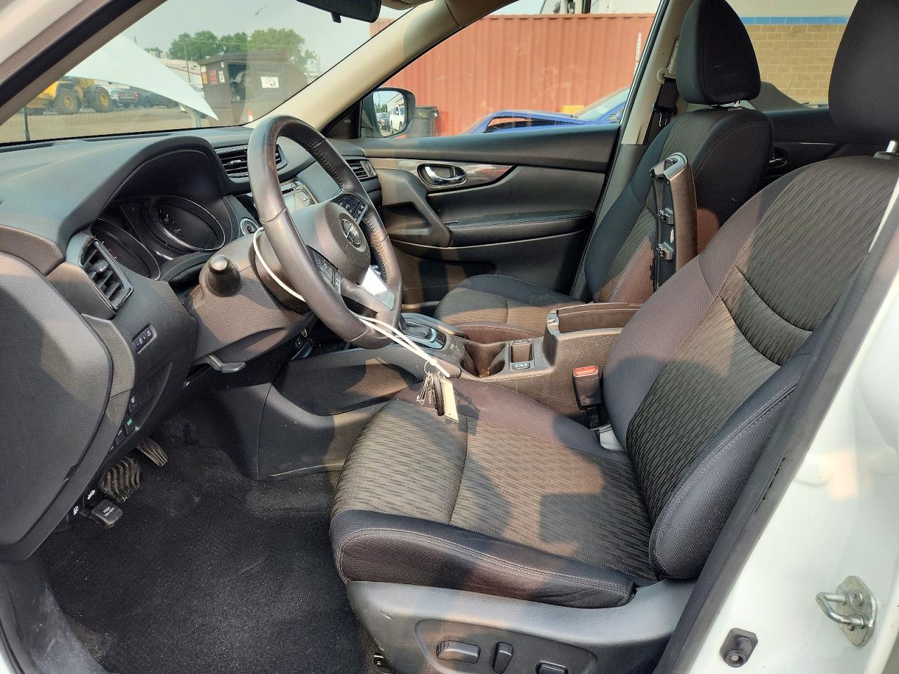 2017 NISSAN ROGUE