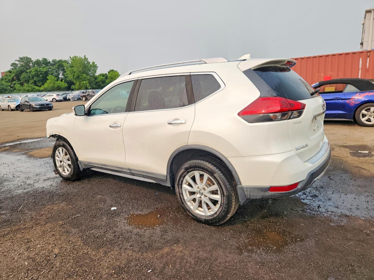 2017 NISSAN ROGUE