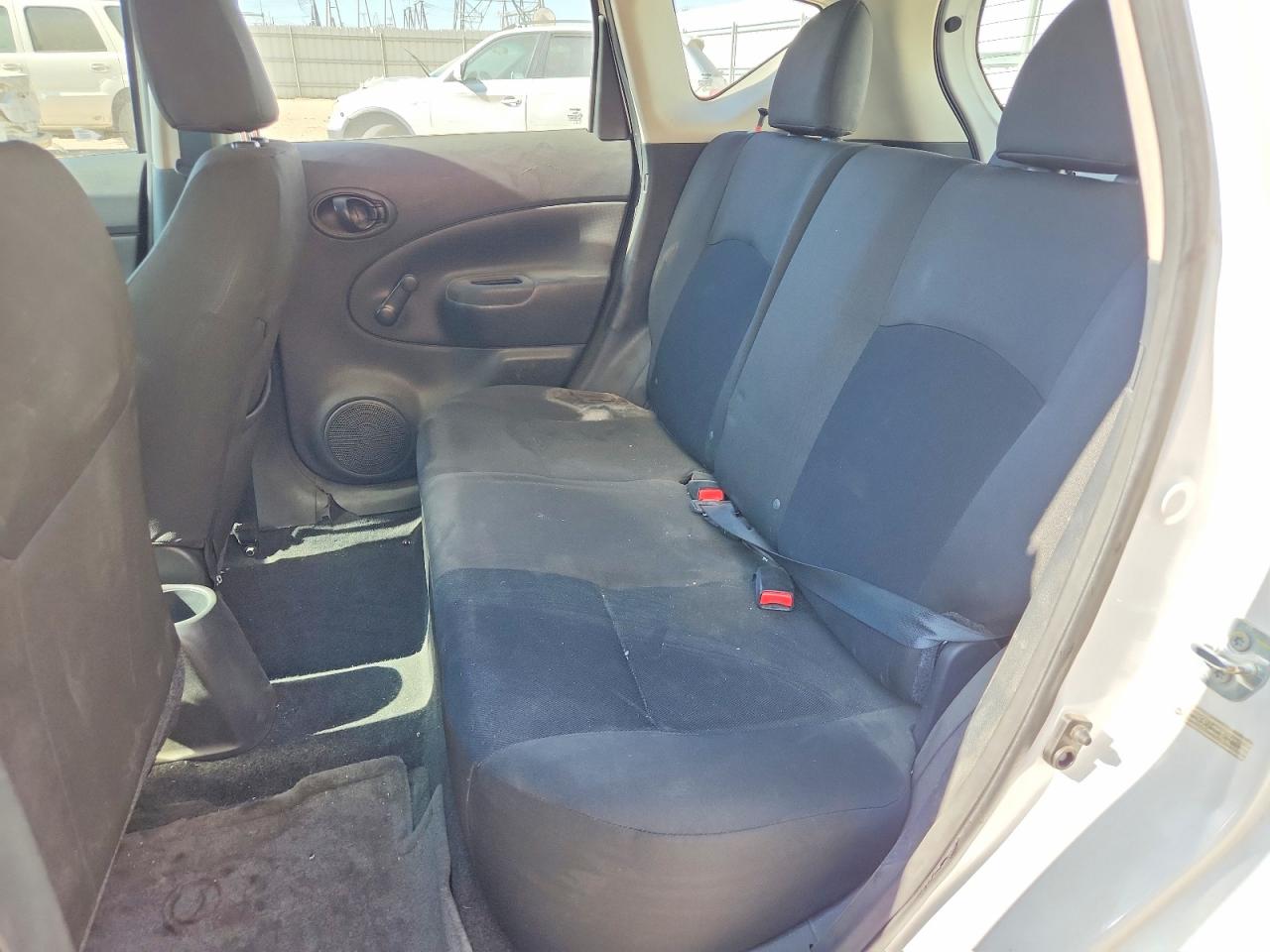 2017 NISSAN VERSA