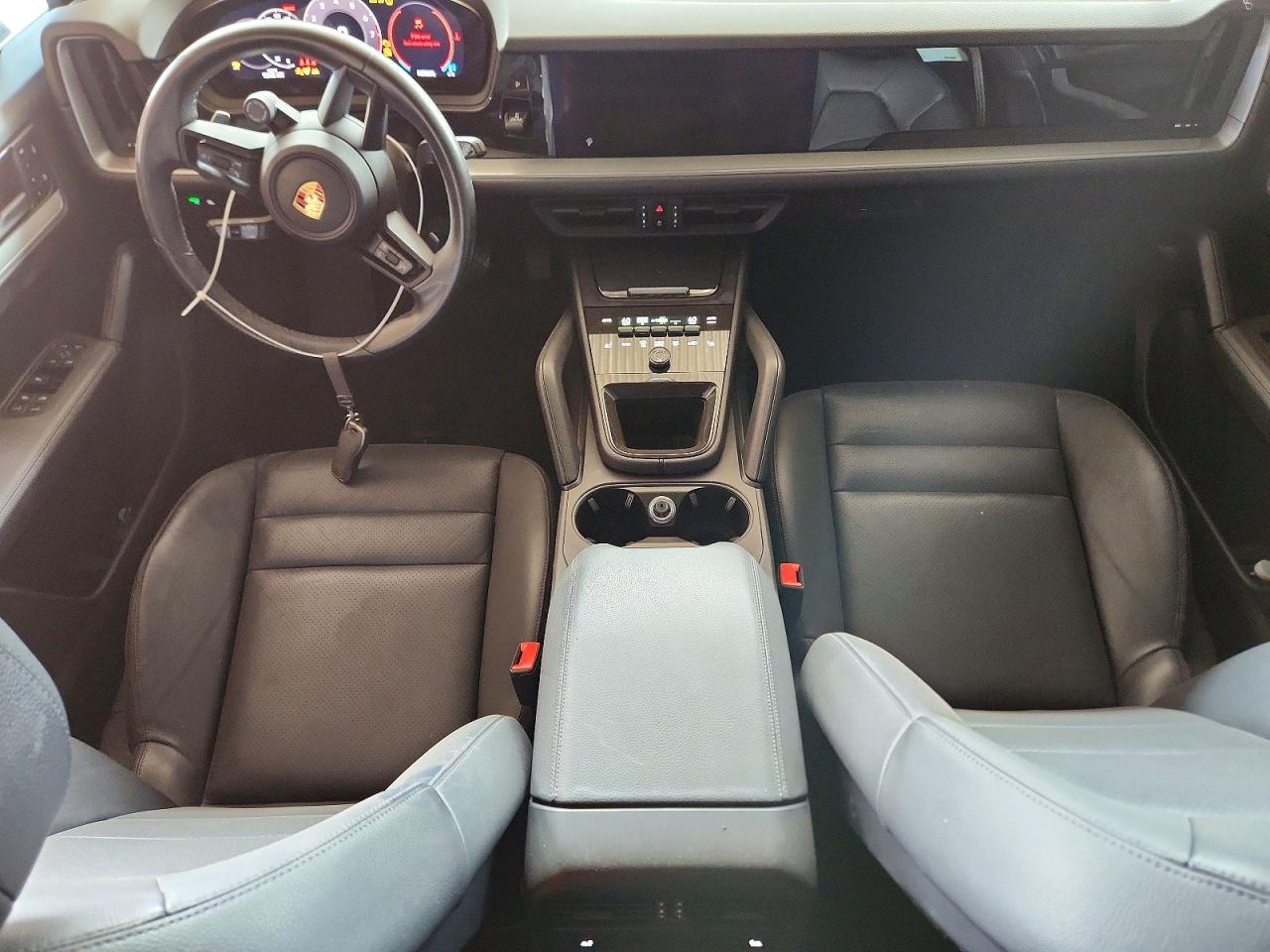 2024 PORSCHE CAYENNE