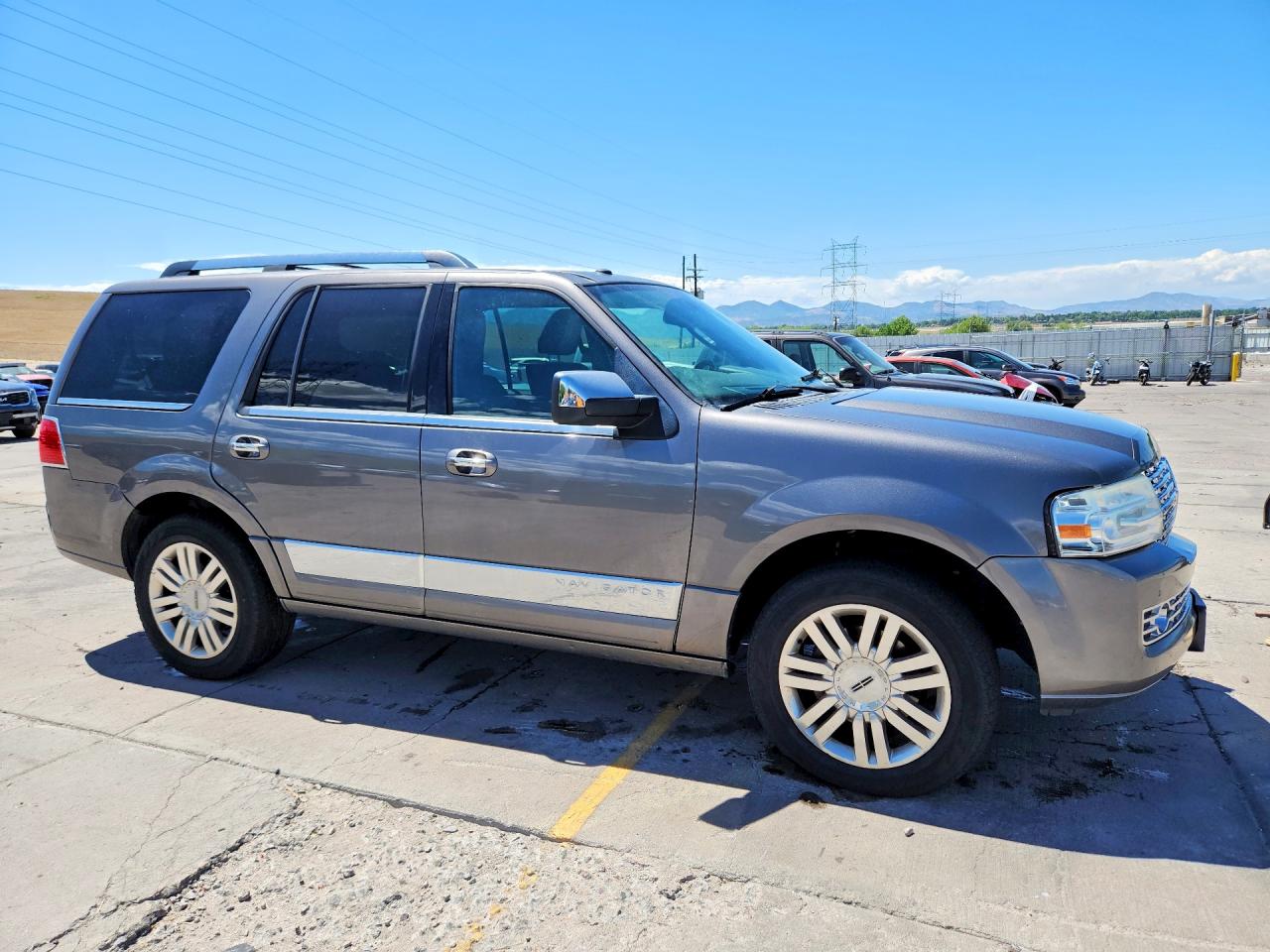 2011 LINCOLN NAVIGATOR