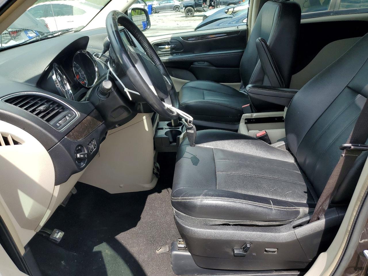 2016 CHRYSLER MINIVAN