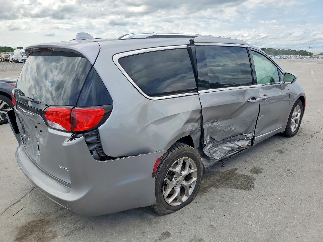 2018 CHRYSLER PACIFICA
