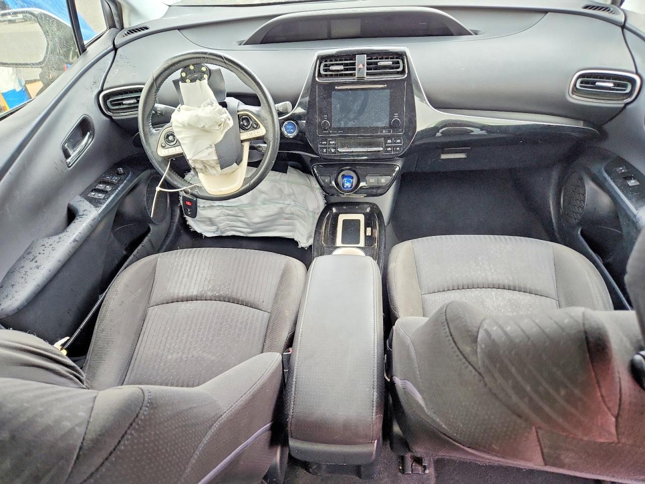 2017 TOYOTA PRIUS