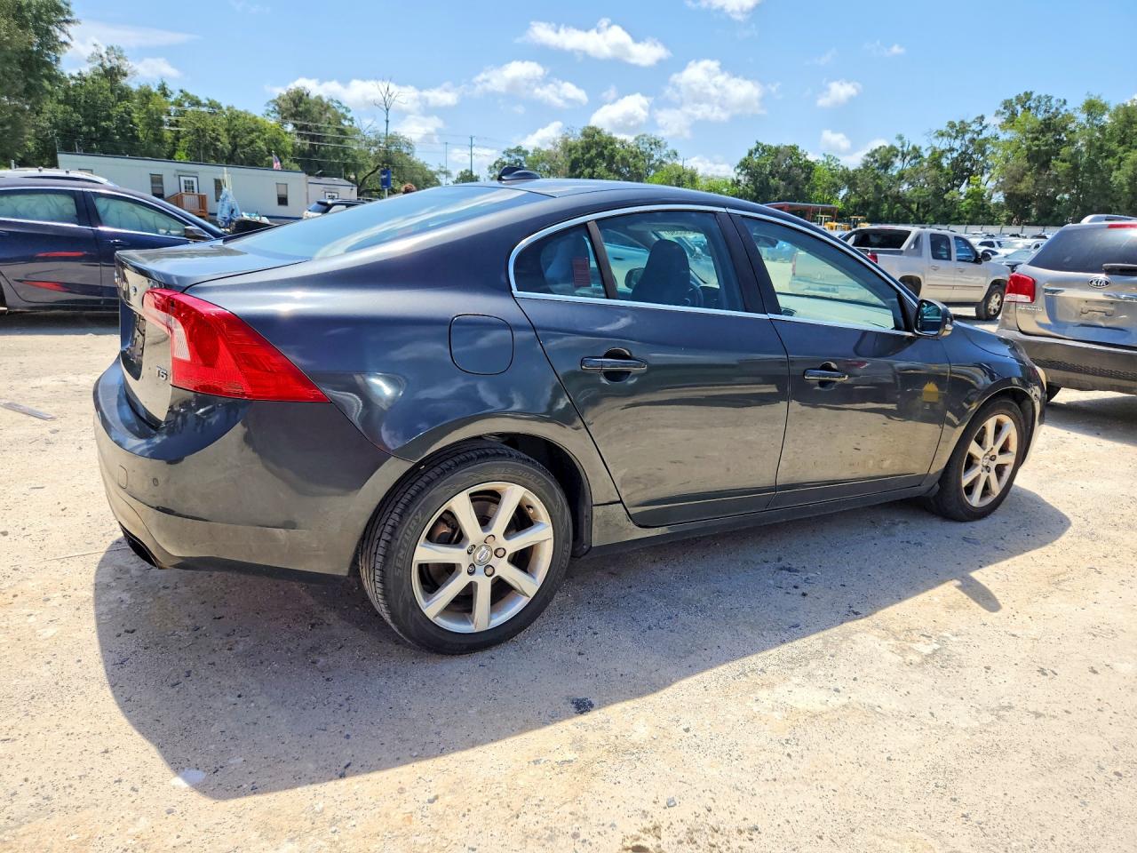 2016 VOLVO S60
