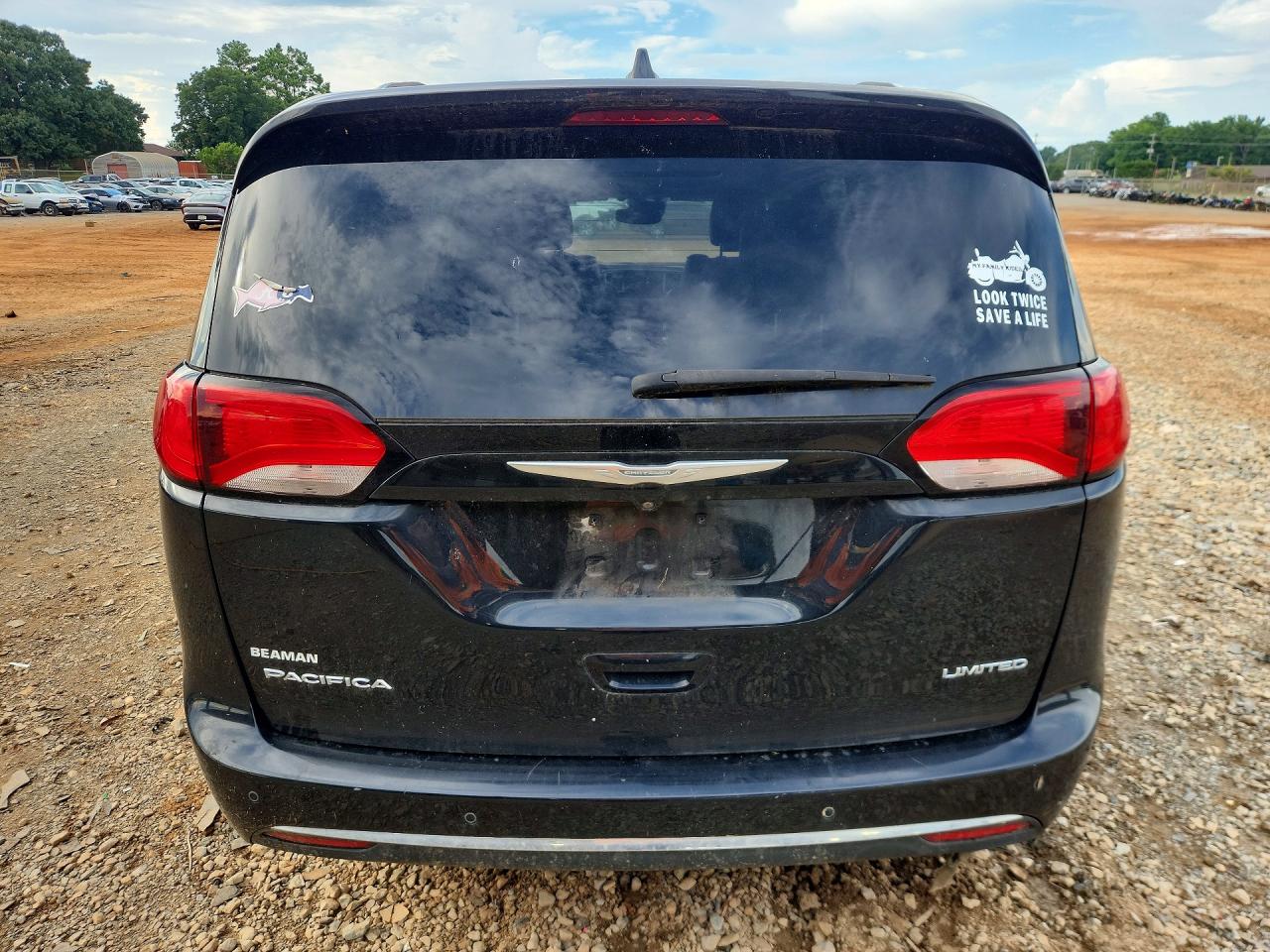 2017 CHRYSLER PACIFICA