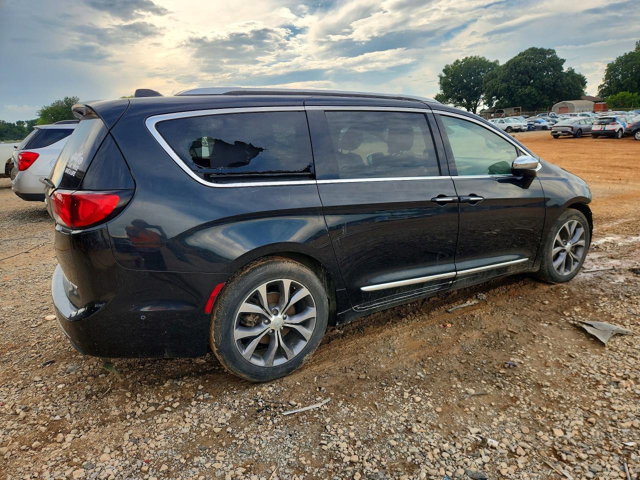 2017 CHRYSLER PACIFICA