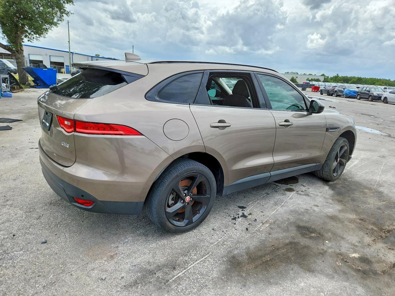 2017 JAGUAR F-PACE