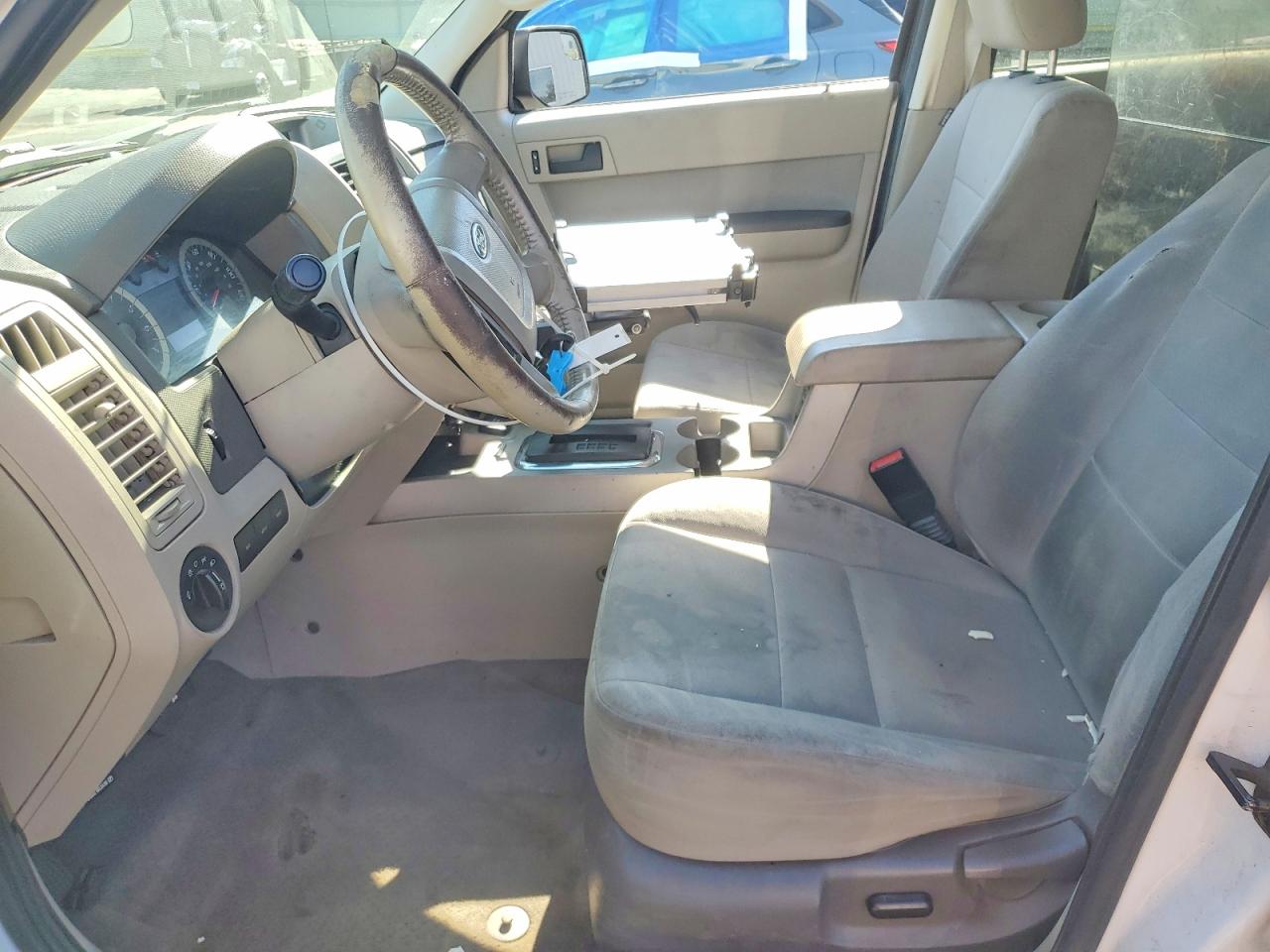 2011 FORD ESCAPE
