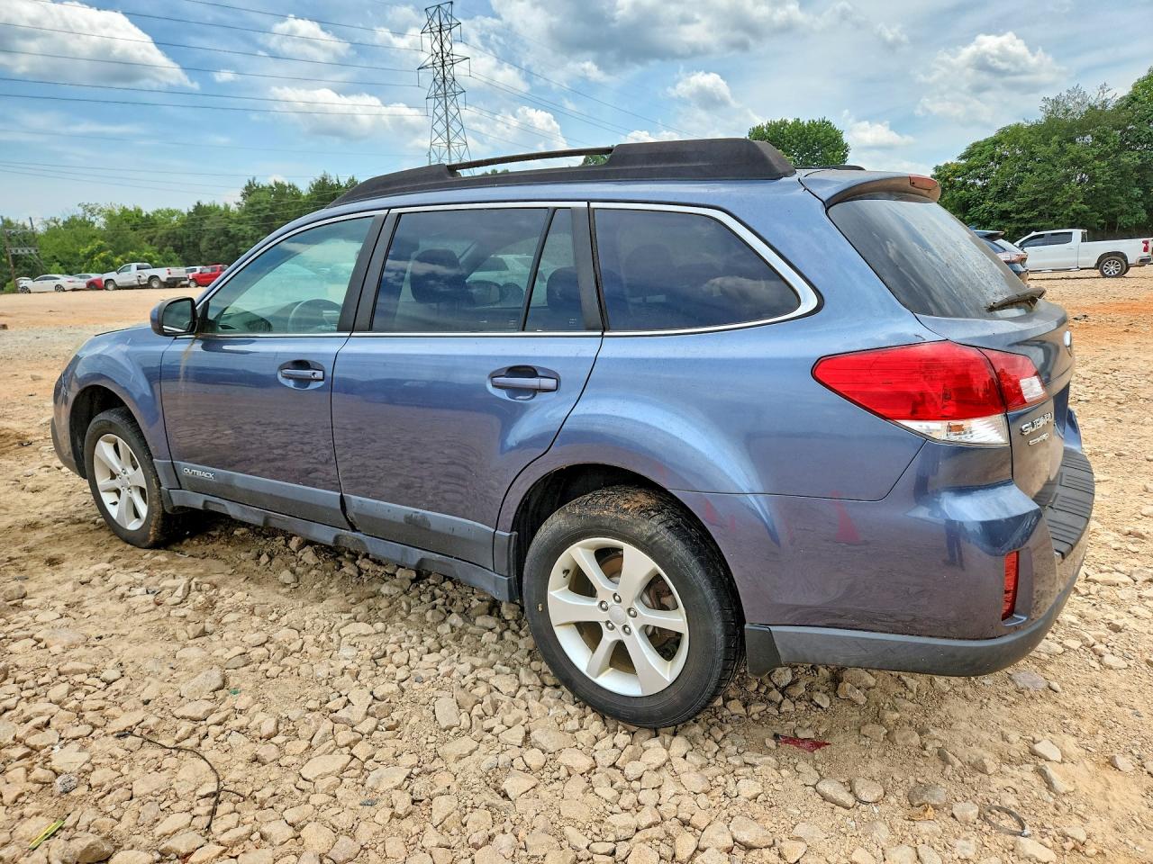 2013 SUBARU OUTBACK