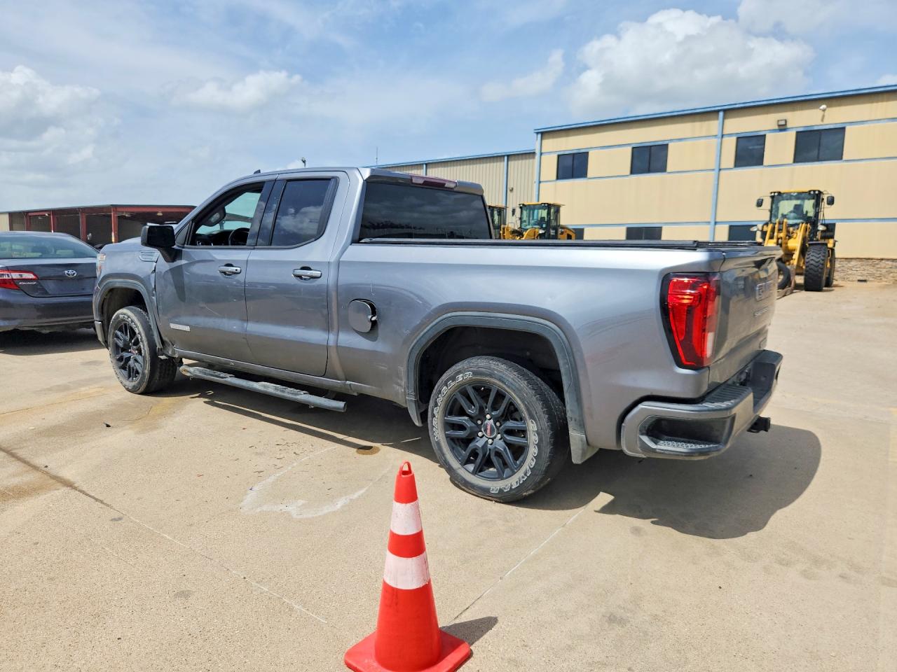 2021 GMC SIERRA