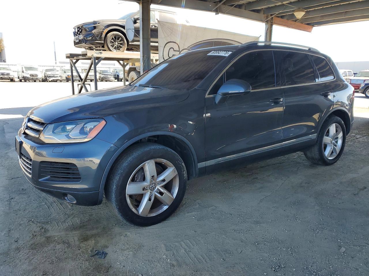 2012 VOLKSWAGEN TOUAREG
