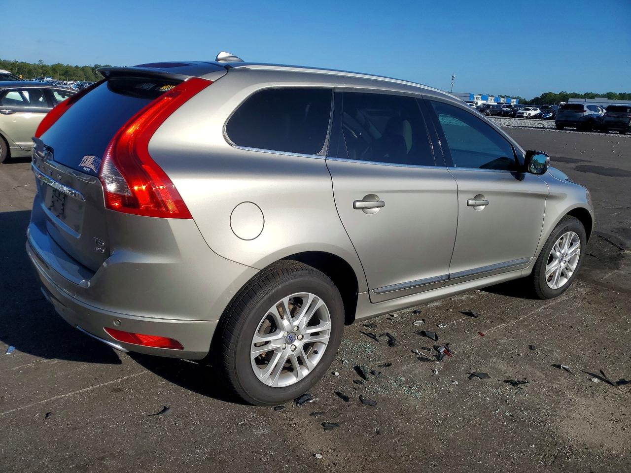 2016 VOLVO XC60