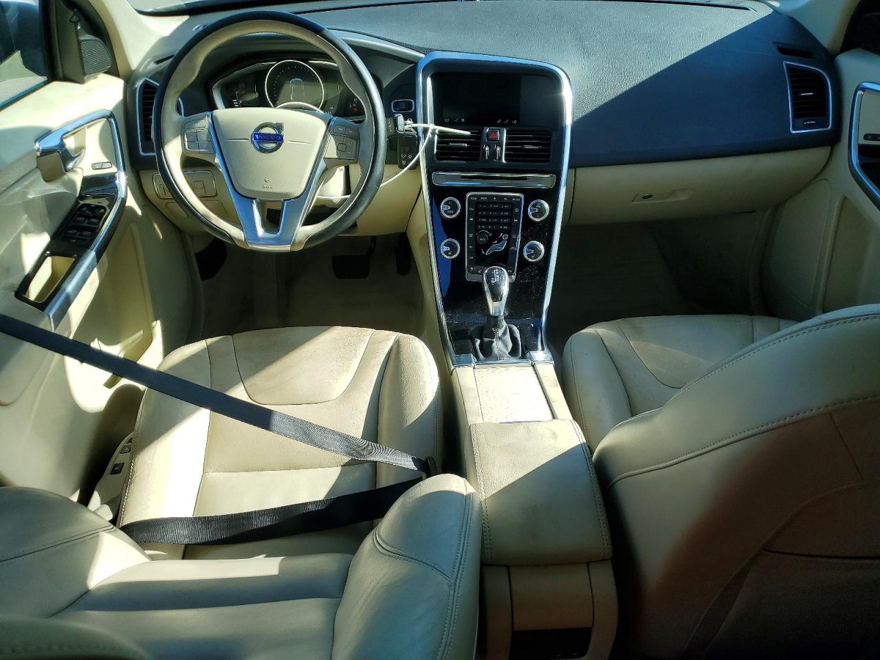 2016 VOLVO XC60