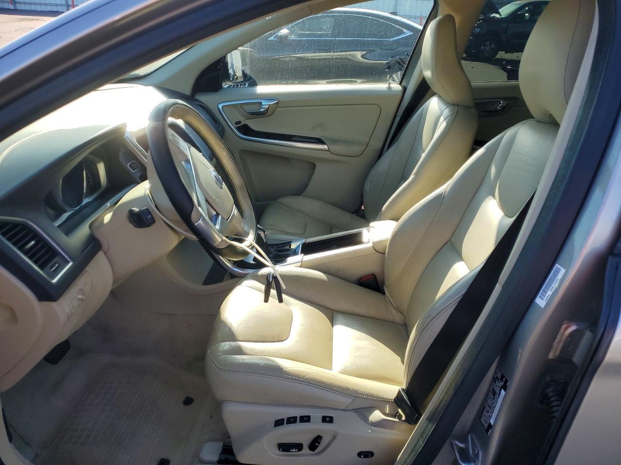 2016 VOLVO XC60