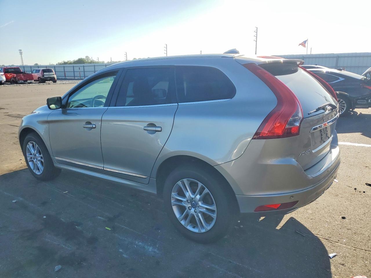2016 VOLVO XC60
