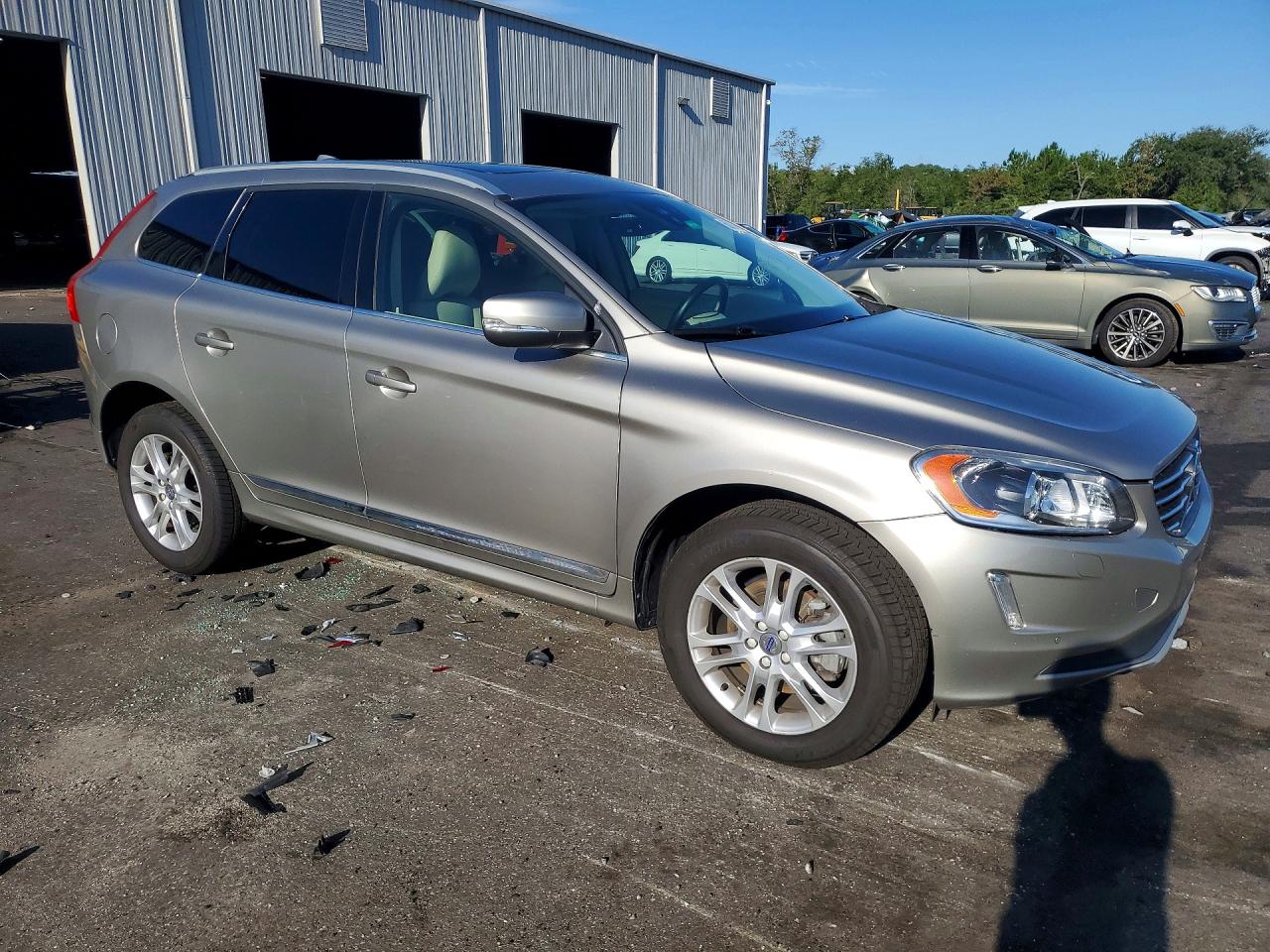 2016 VOLVO XC60