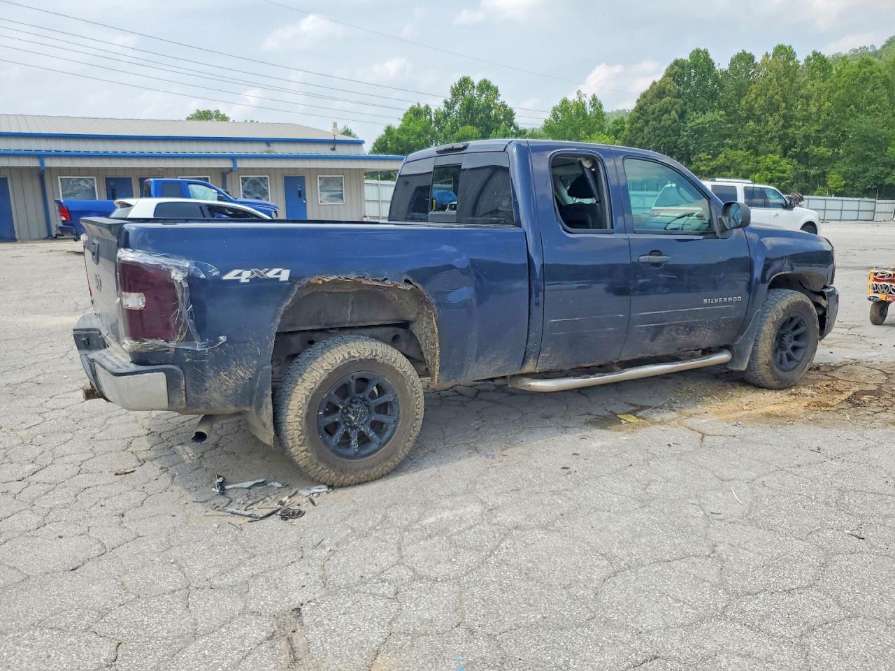 2011 CHEVROLET SILVERADO