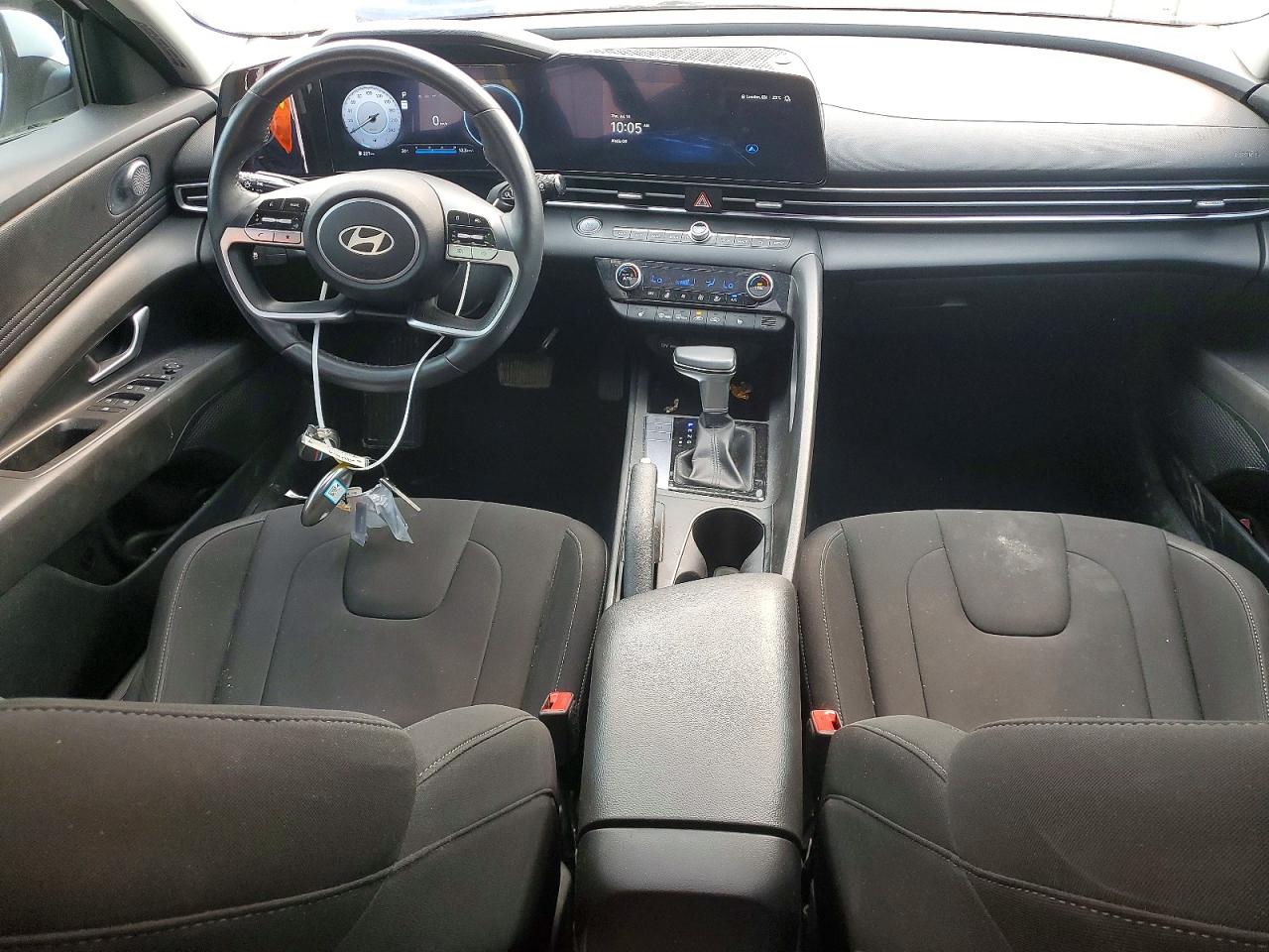 2024 HYUNDAI ELANTRA