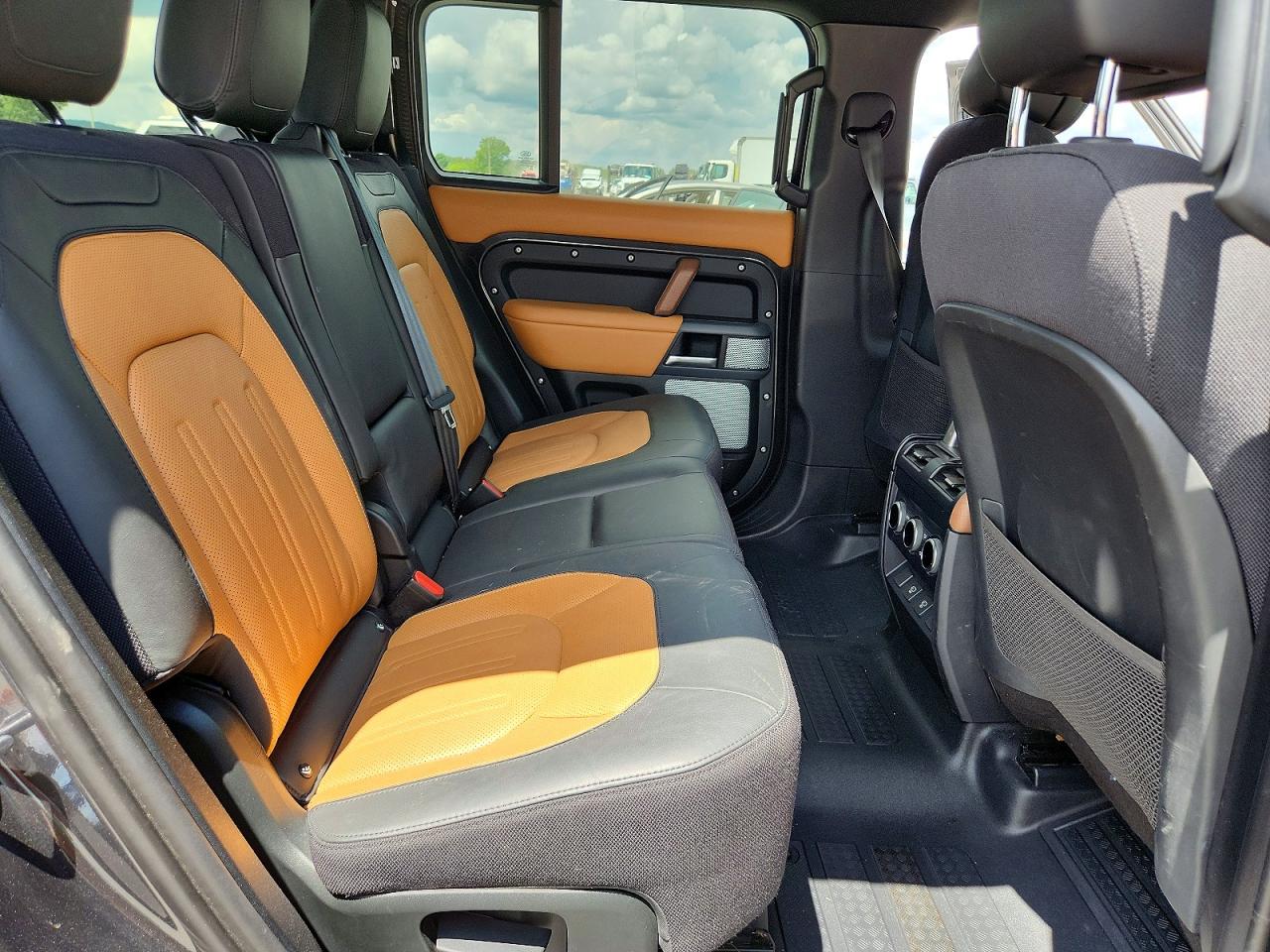 2024 LAND ROVER DEFENDER