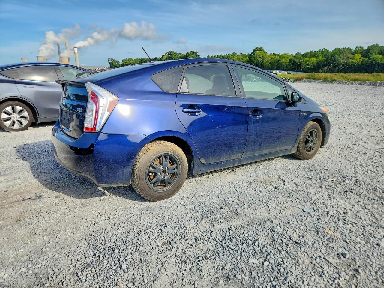 2013 TOYOTA PRIUS THRE