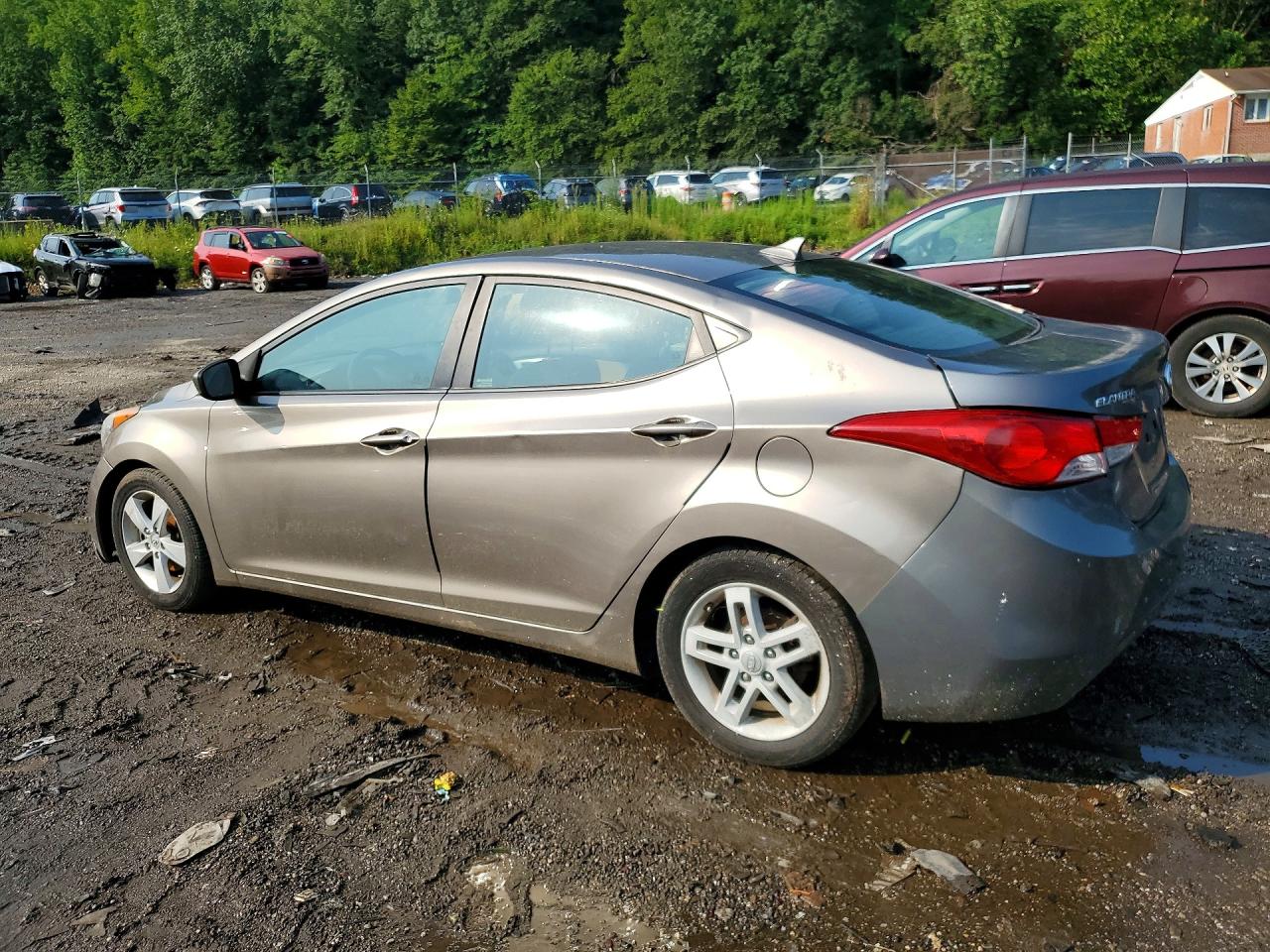 2013 HYUNDAI ELANTRA