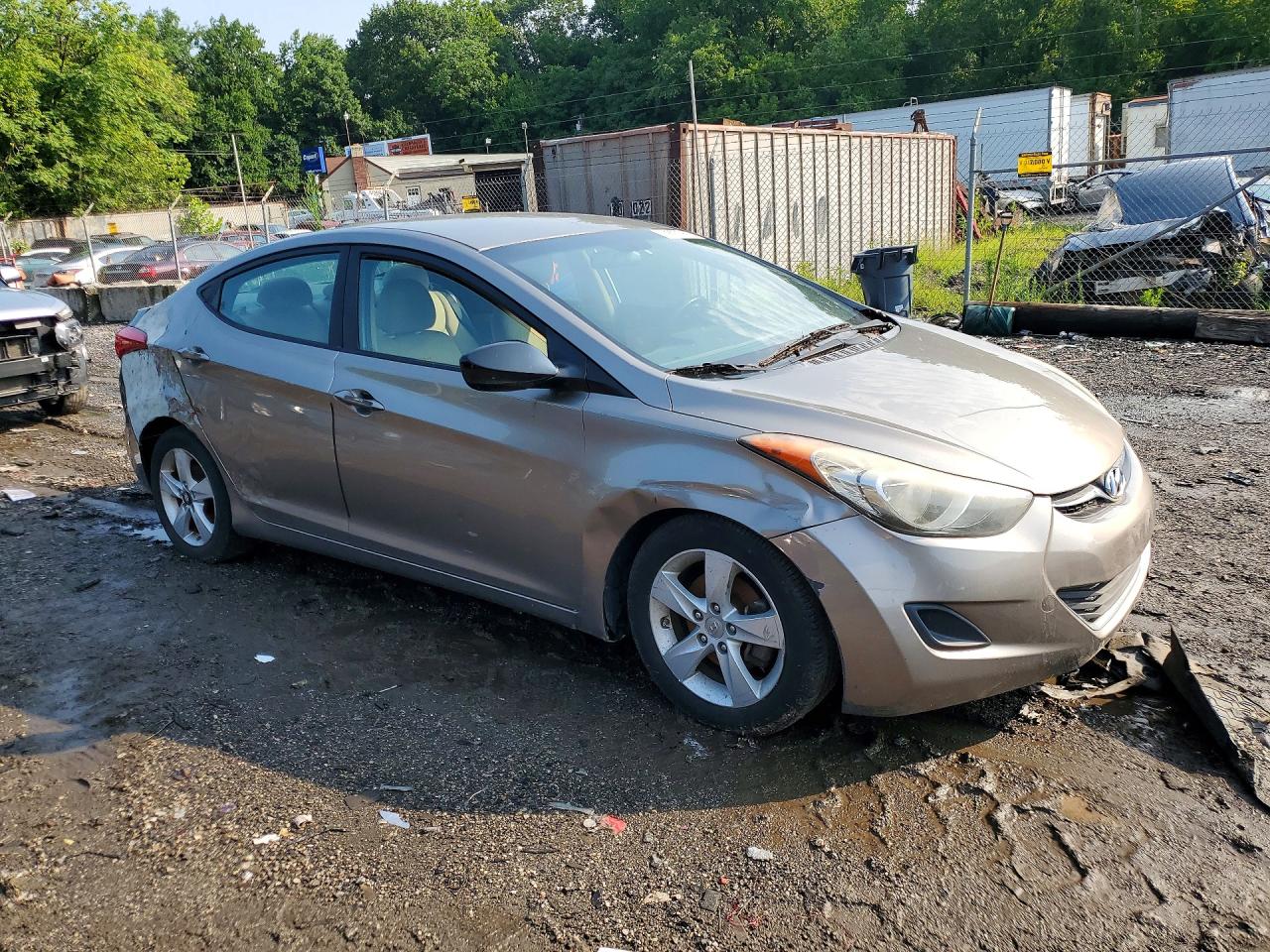 2013 HYUNDAI ELANTRA
