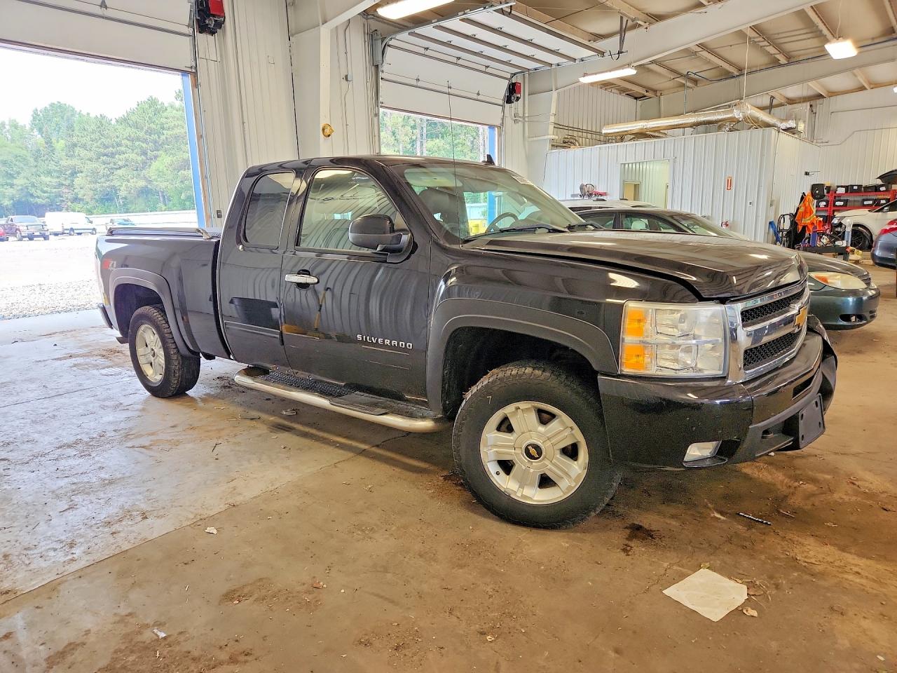 2011 CHEVROLET SILVERADO