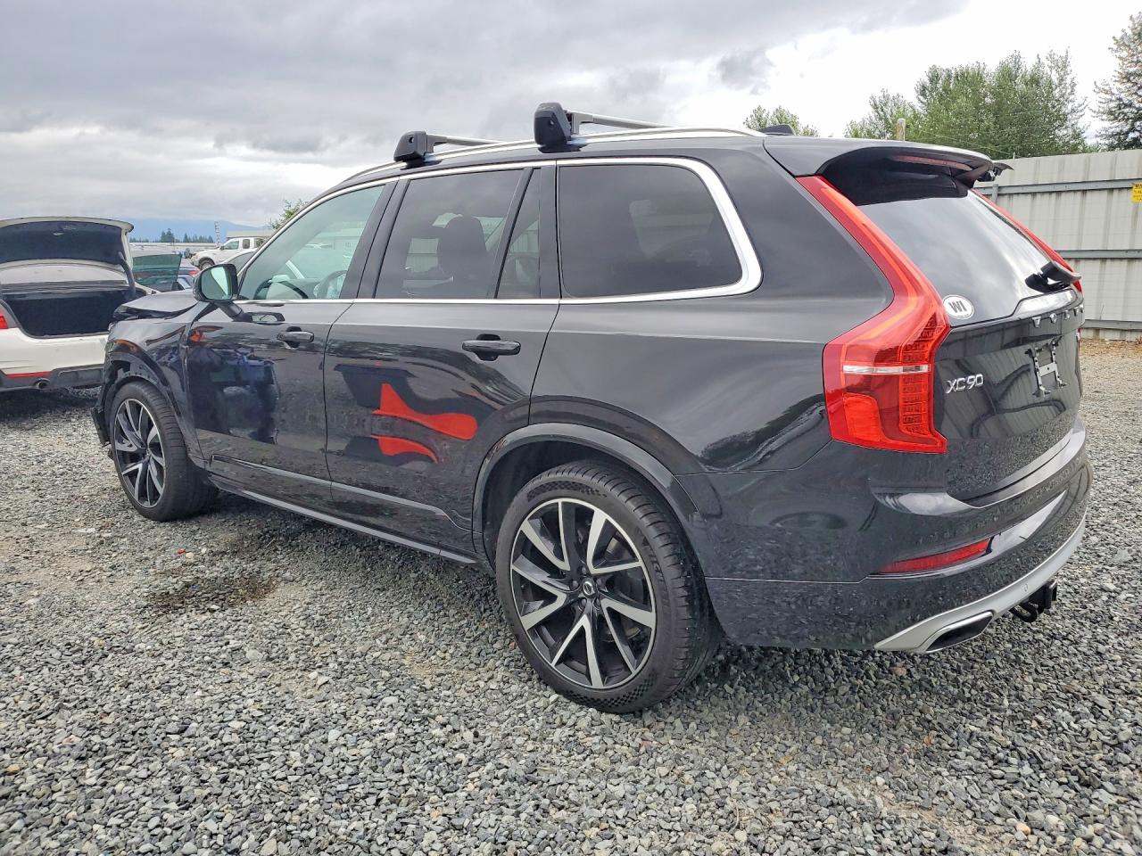 2021 VOLVO XC90