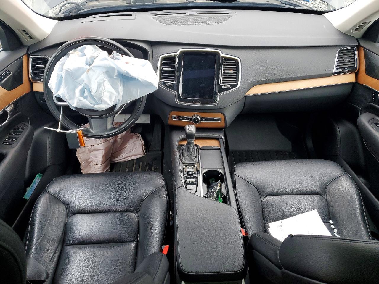 2021 VOLVO XC90