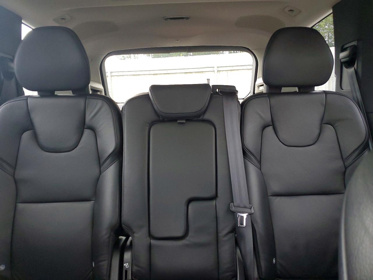 2021 VOLVO XC90