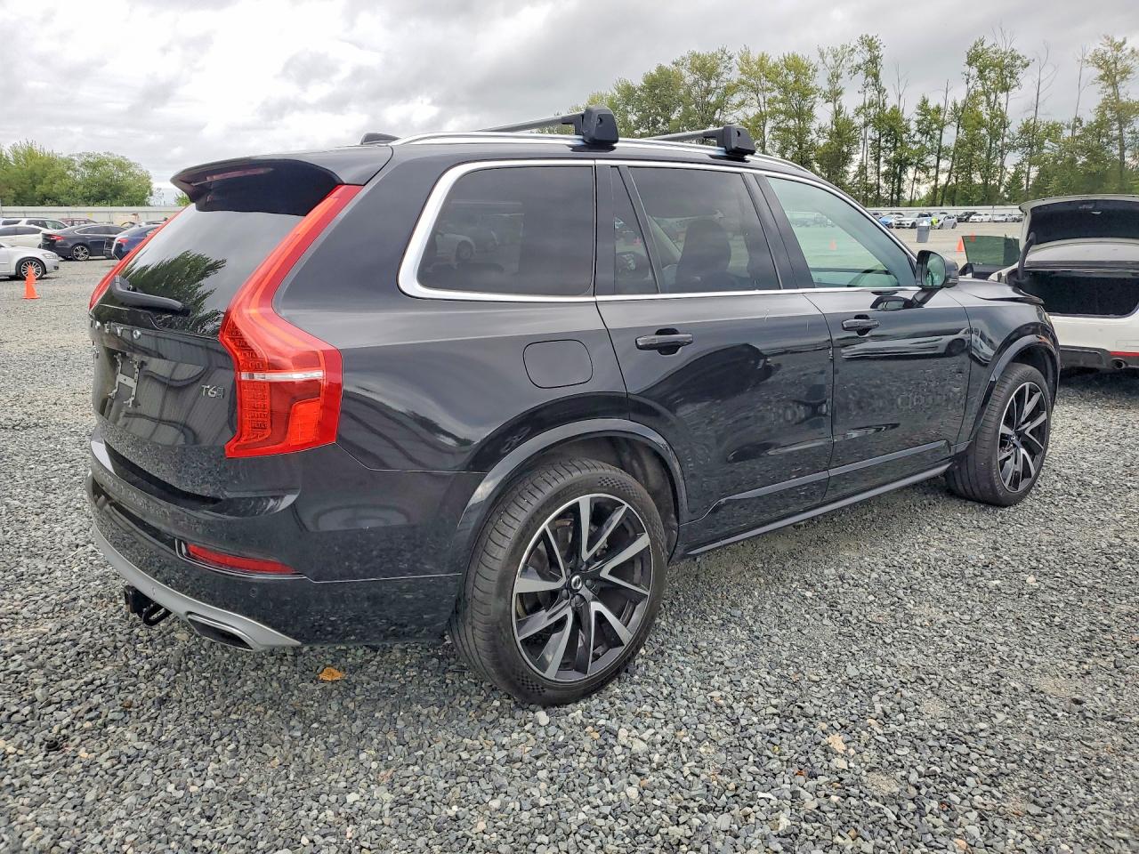 2021 VOLVO XC90