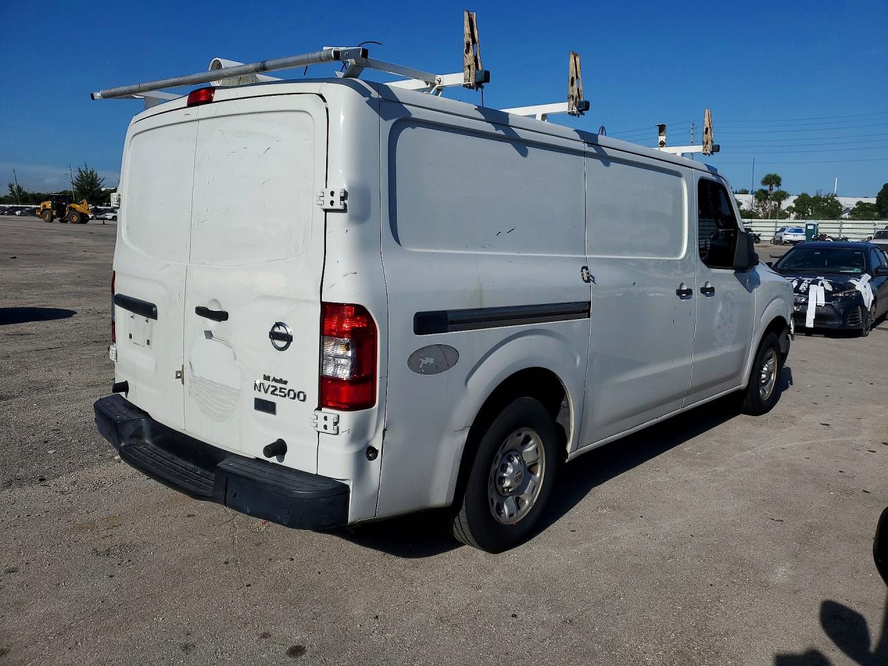 2016 NISSAN NV