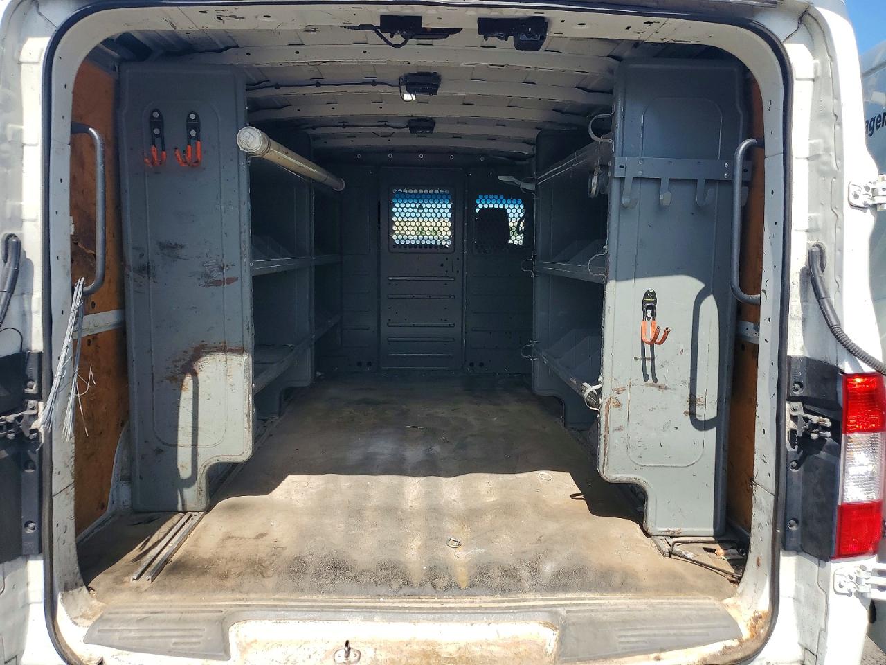 2016 NISSAN NV