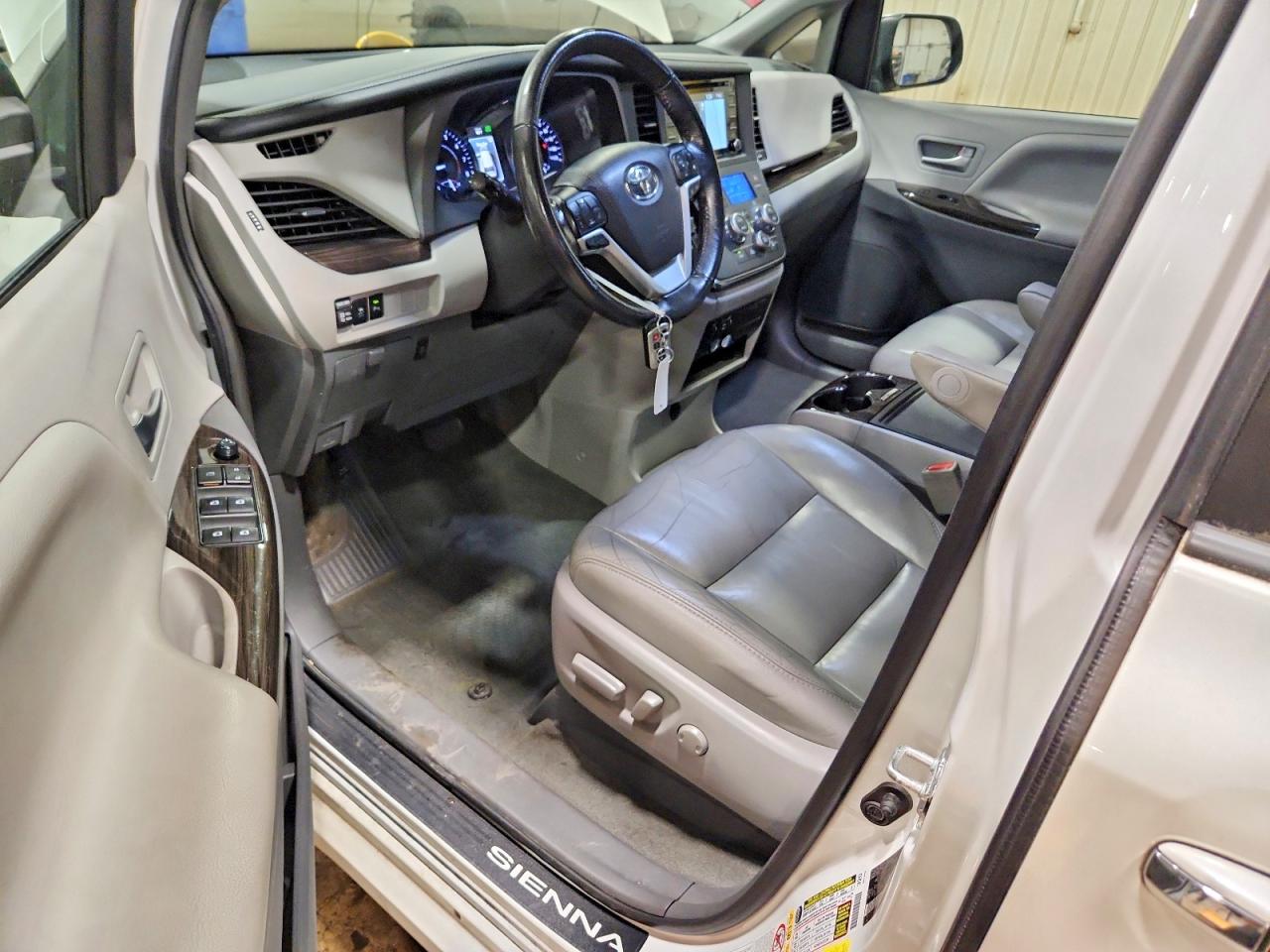 2018 TOYOTA SIENNA