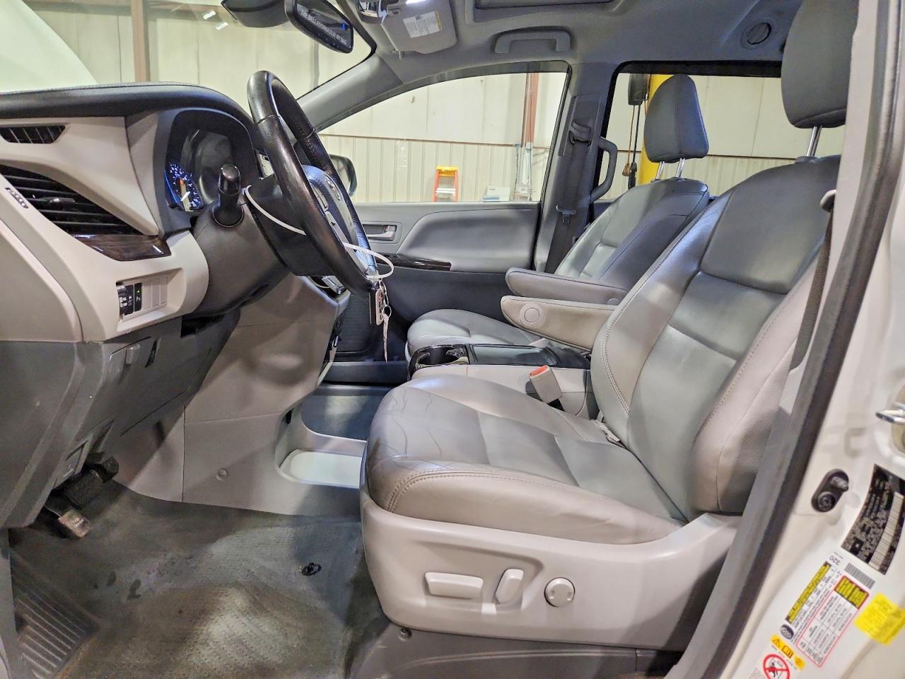 2018 TOYOTA SIENNA