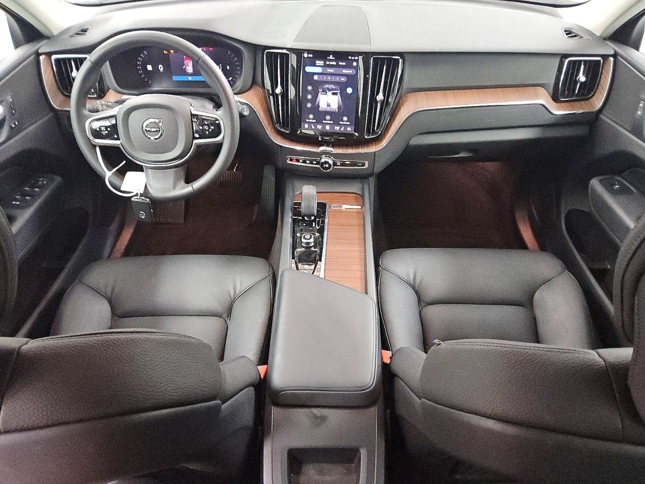 2024 VOLVO XC60