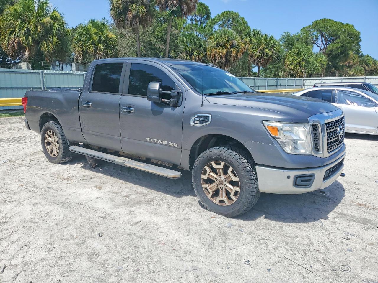 2018 NISSAN TITAN
