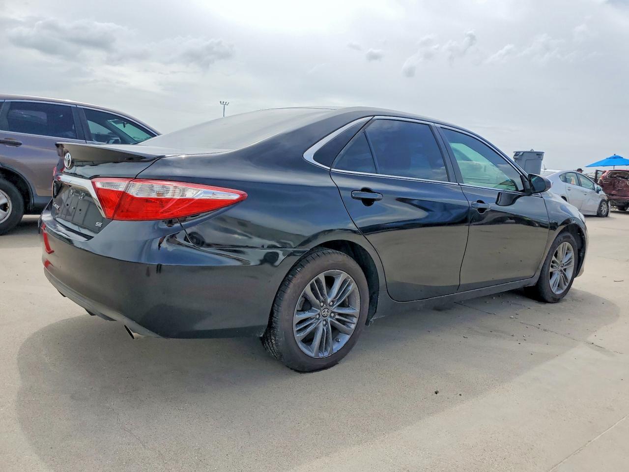 2017 TOYOTA CAMRY
