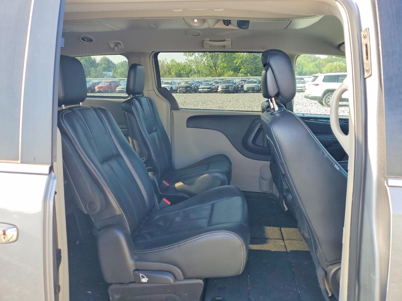 2016 CHRYSLER MINIVAN