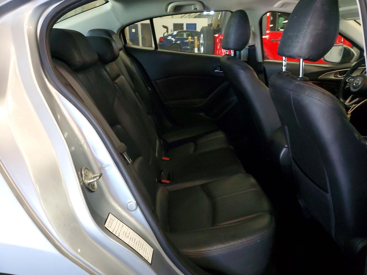 2018 MAZDA 3