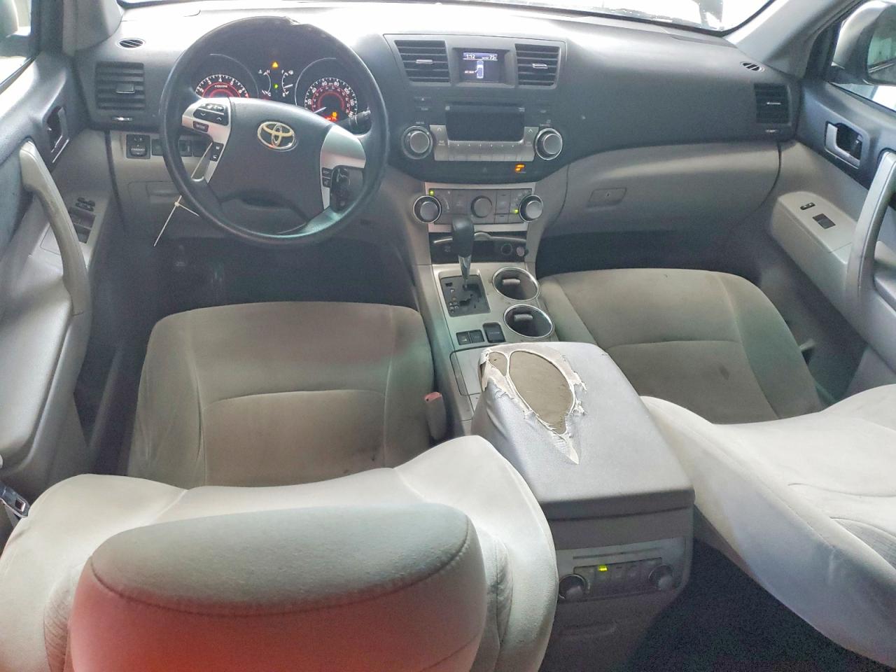 2012 TOYOTA HIGHLANDER