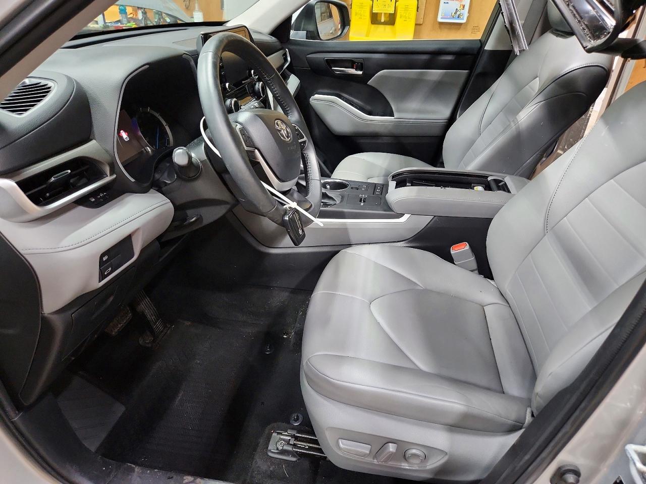2022 TOYOTA HIGHLANDER