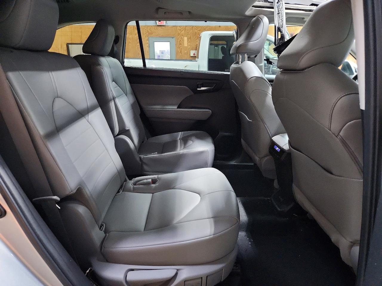 2022 TOYOTA HIGHLANDER