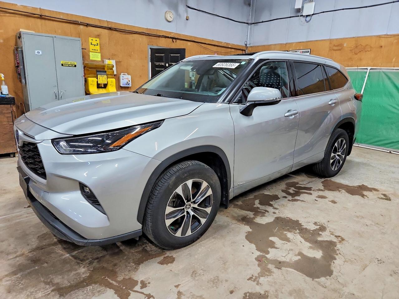 2022 TOYOTA HIGHLANDER