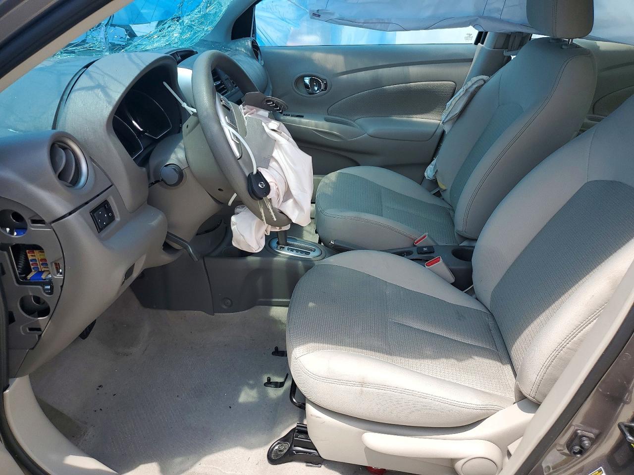 2015 NISSAN VERSA