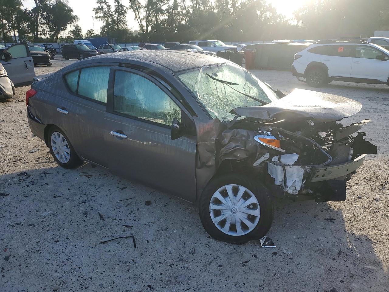 2015 NISSAN VERSA