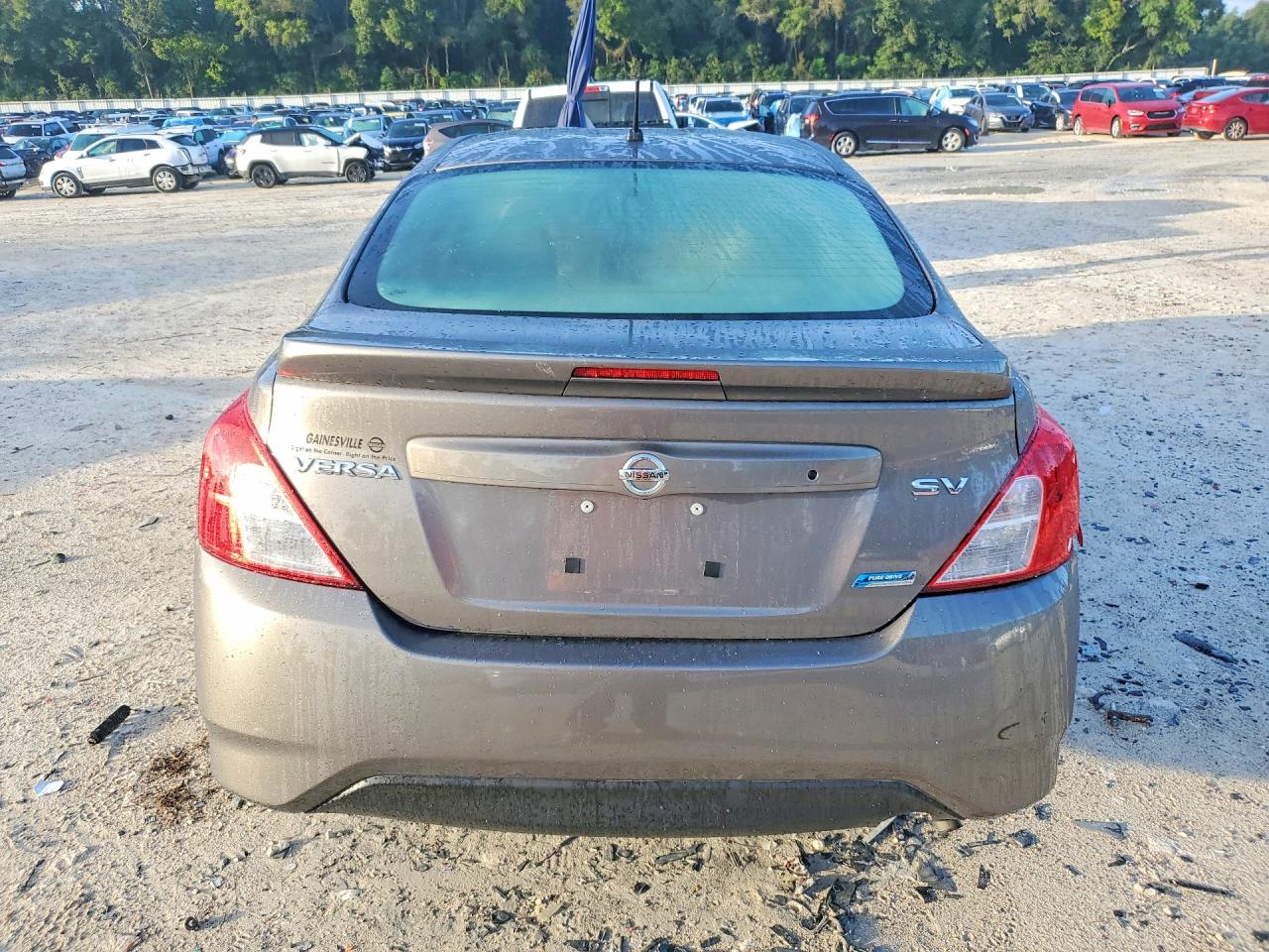 2015 NISSAN VERSA