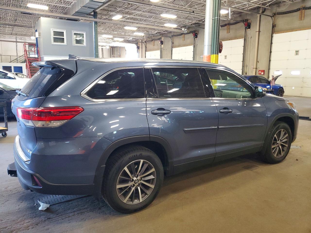 2019 TOYOTA HIGHLANDER