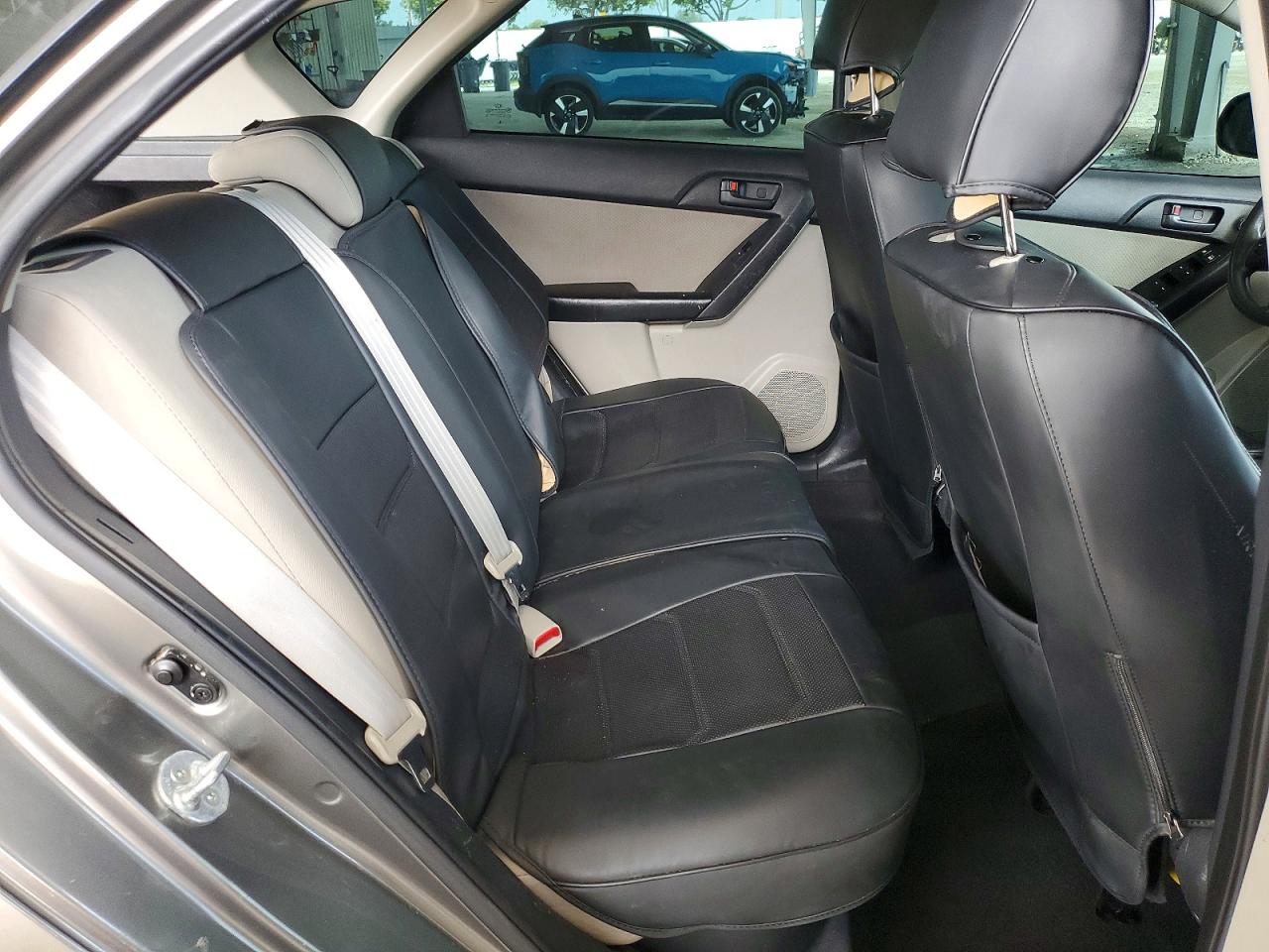 2011 KIA FORTE5